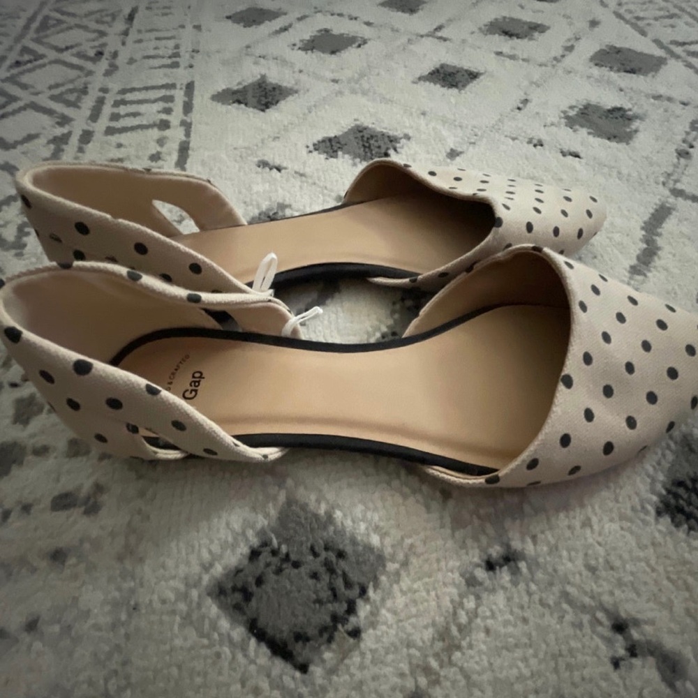 Gap Women’s Flats, Tan with Black Polka Dots, New without tag, Size 8